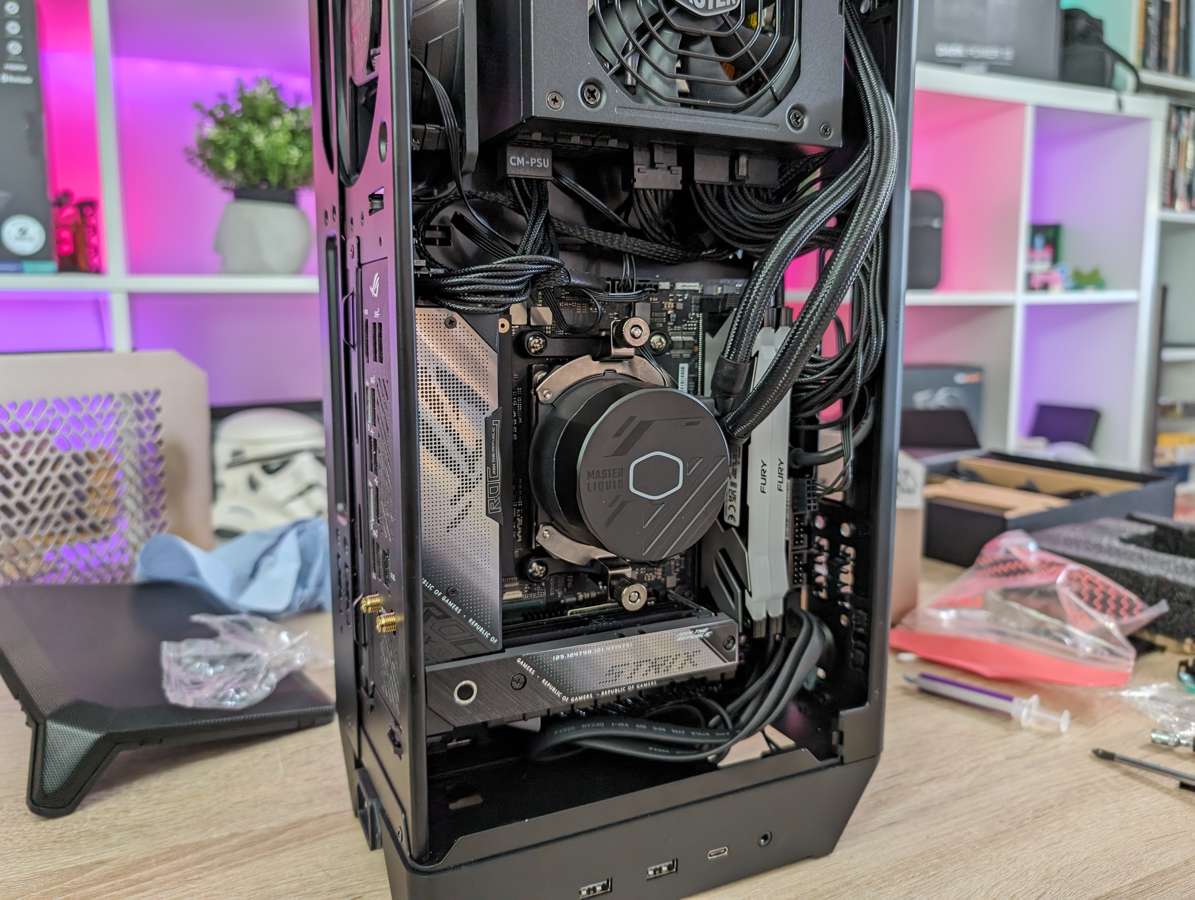 Hardware mounted in Cooler Master NCORE 100 MAX.jpg